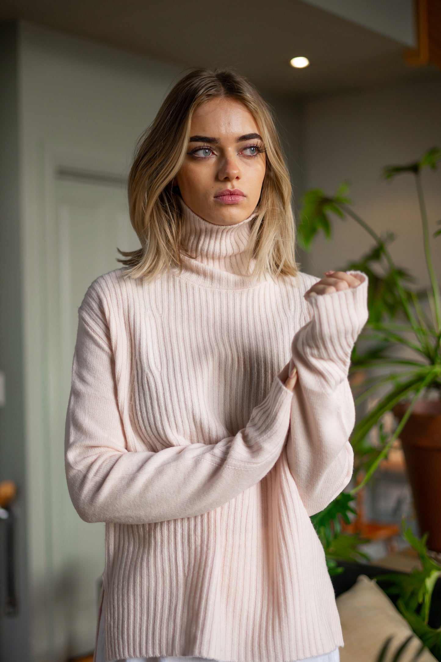 Evelyn Merino Wool Women's Knit Jumper - Pale Pink